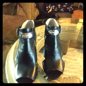 Michael Kors black Heels size 7